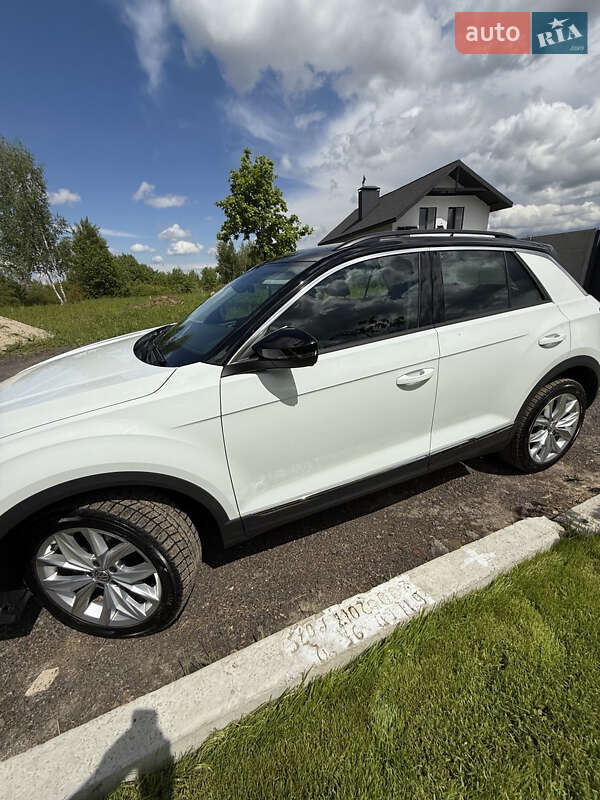 Внедорожник / Кроссовер Volkswagen T-Roc 2021 в Чернигове