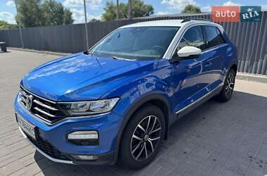 Позашляховик / Кросовер Volkswagen T-Roc 2019 в 