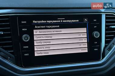 Внедорожник / Кроссовер Volkswagen T-Roc 2021 в 