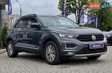 Внедорожник / Кроссовер Volkswagen T-Roc 2019 в 