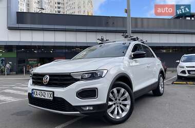 Внедорожник / Кроссовер Volkswagen T-Roc 2019 в Киеве