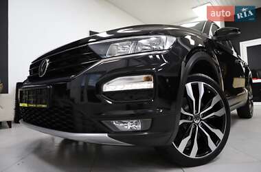 Внедорожник / Кроссовер Volkswagen T-Roc 2019 в 