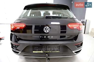 Внедорожник / Кроссовер Volkswagen T-Roc 2019 в 