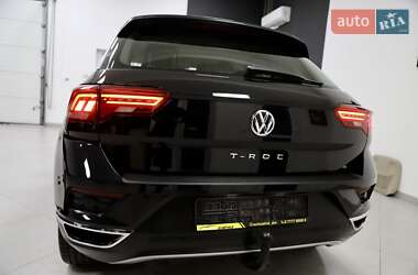 Внедорожник / Кроссовер Volkswagen T-Roc 2019 в 