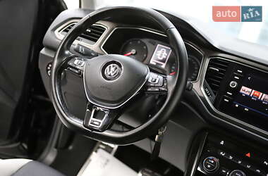 Внедорожник / Кроссовер Volkswagen T-Roc 2019 в 