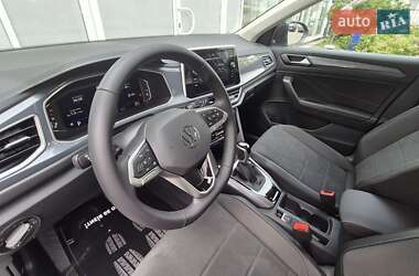 Внедорожник / Кроссовер Volkswagen T-Roc 2025 в 