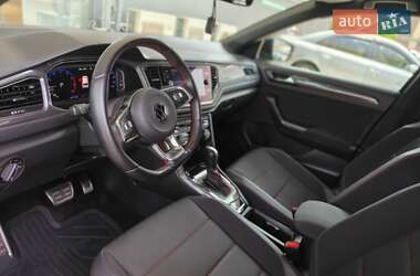Внедорожник / Кроссовер Volkswagen T-Roc 2021 в 