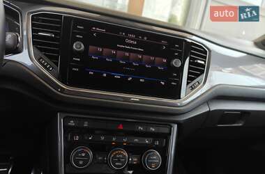 Внедорожник / Кроссовер Volkswagen T-Roc 2021 в 