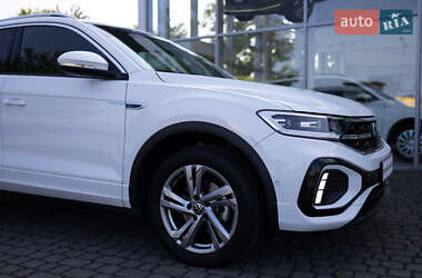 Внедорожник / Кроссовер Volkswagen T-Roc 2022 в 