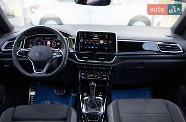 Внедорожник / Кроссовер Volkswagen T-Roc 2022 в 