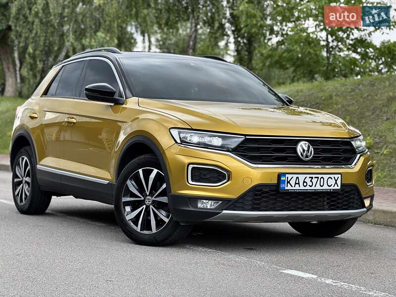 Внедорожник / Кроссовер Volkswagen T-Roc 2019 в 