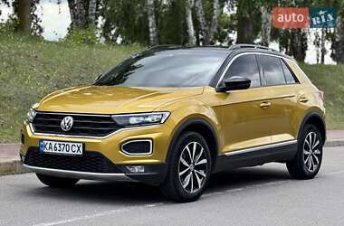 Внедорожник / Кроссовер Volkswagen T-Roc 2019 в 