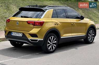 Внедорожник / Кроссовер Volkswagen T-Roc 2019 в 