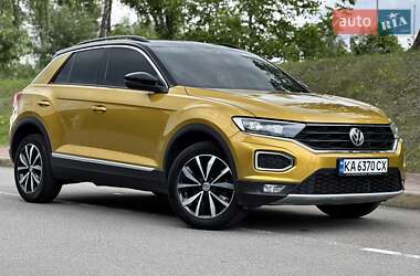 Внедорожник / Кроссовер Volkswagen T-Roc 2019 в 