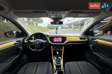 Внедорожник / Кроссовер Volkswagen T-Roc 2019 в 