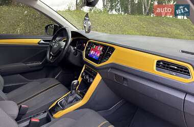 Внедорожник / Кроссовер Volkswagen T-Roc 2019 в 