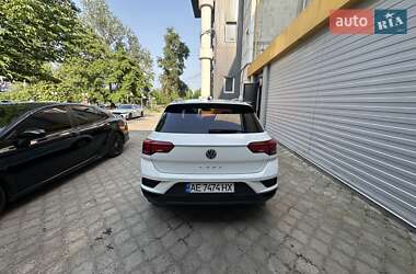 Внедорожник / Кроссовер Volkswagen T-Roc 2019 в 