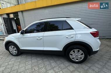 Внедорожник / Кроссовер Volkswagen T-Roc 2019 в 
