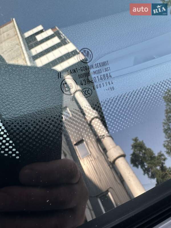 Внедорожник / Кроссовер Volkswagen T-Roc 2019 в Днепре