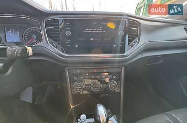 Внедорожник / Кроссовер Volkswagen T-Roc 2019 в 