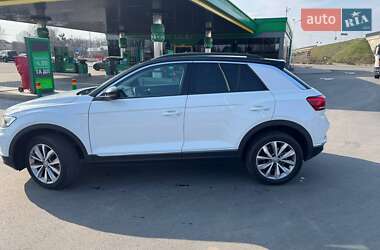 Внедорожник / Кроссовер Volkswagen T-Roc 2019 в 