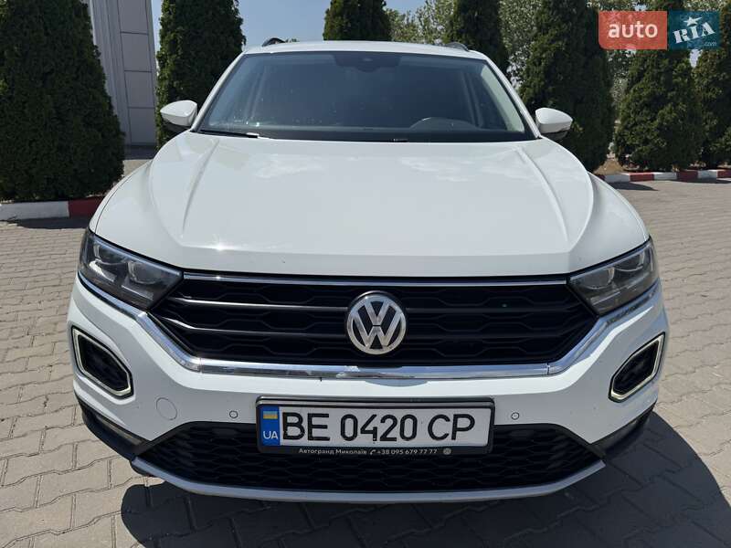Внедорожник / Кроссовер Volkswagen T-Roc 2019 в 