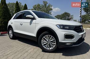 Внедорожник / Кроссовер Volkswagen T-Roc 2019 в 