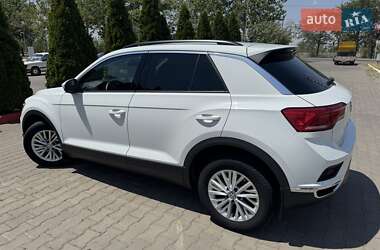 Внедорожник / Кроссовер Volkswagen T-Roc 2019 в 