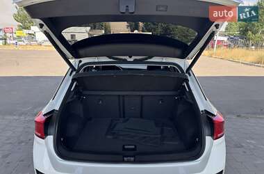 Внедорожник / Кроссовер Volkswagen T-Roc 2019 в 