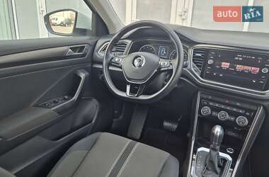 Внедорожник / Кроссовер Volkswagen T-Roc 2019 в 