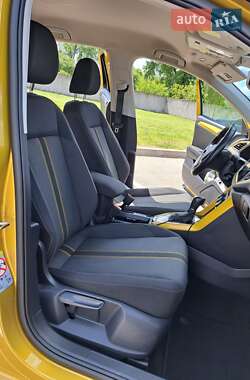 Внедорожник / Кроссовер Volkswagen T-Roc 2019 в 