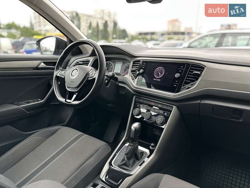 Внедорожник / Кроссовер Volkswagen T-Roc 2021 в Киеве