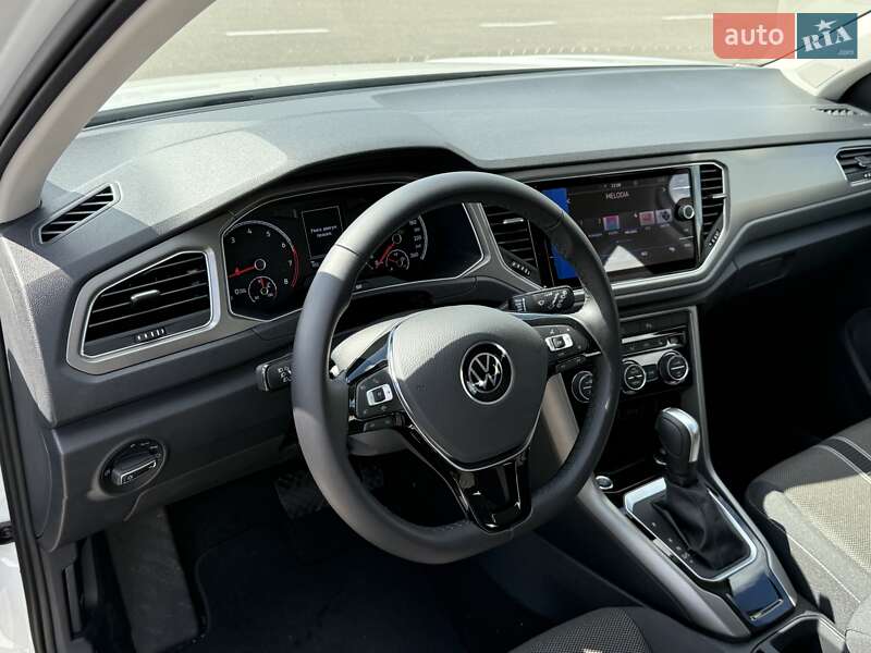 Внедорожник / Кроссовер Volkswagen T-Roc 2021 в Киеве