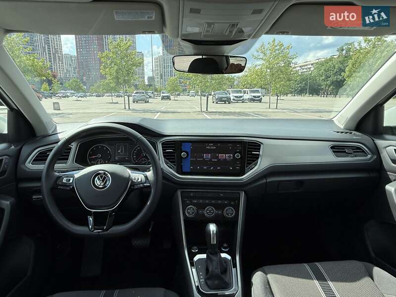 Внедорожник / Кроссовер Volkswagen T-Roc 2021 в Киеве