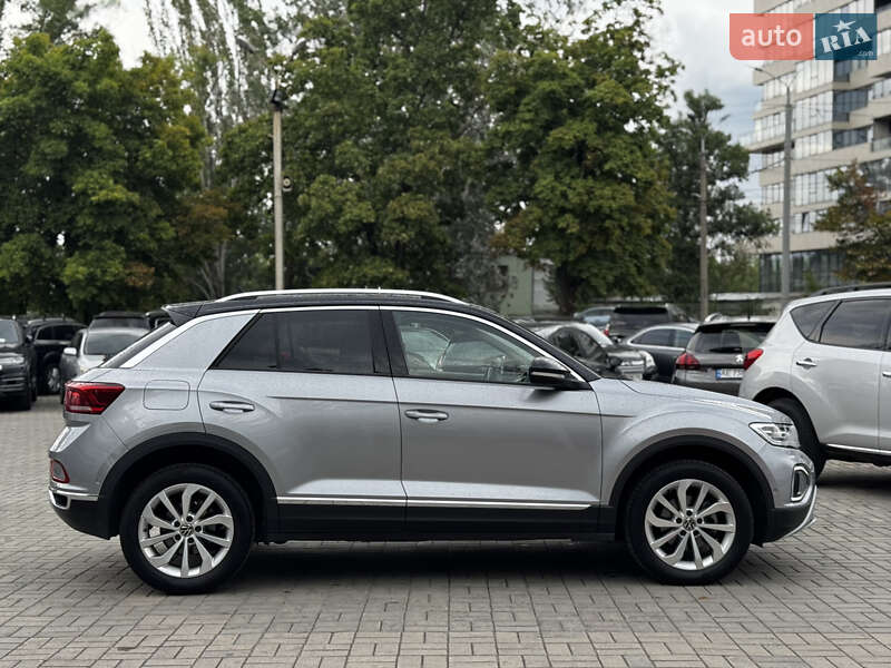 Внедорожник / Кроссовер Volkswagen T-Roc 2022 в Днепре