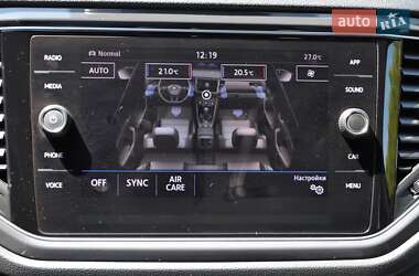 Внедорожник / Кроссовер Volkswagen T-Roc 2019 в 