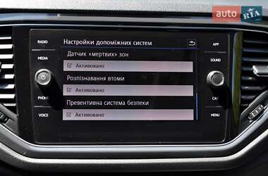 Внедорожник / Кроссовер Volkswagen T-Roc 2019 в 