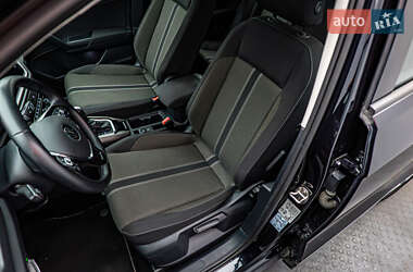 Внедорожник / Кроссовер Volkswagen T-Roc 2021 в 