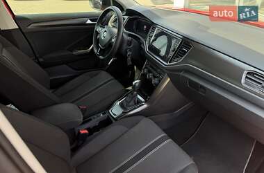 Внедорожник / Кроссовер Volkswagen T-Roc 2019 в 