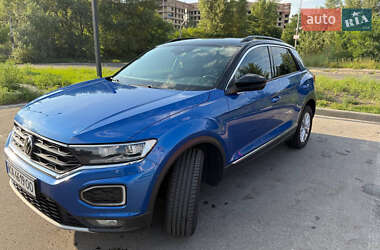 Внедорожник / Кроссовер Volkswagen T-Roc 2020 в 