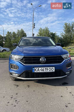 Внедорожник / Кроссовер Volkswagen T-Roc 2020 в 