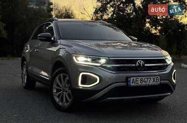 Внедорожник / Кроссовер Volkswagen T-Roc 2022 в 