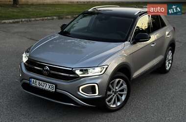 Внедорожник / Кроссовер Volkswagen T-Roc 2022 в 