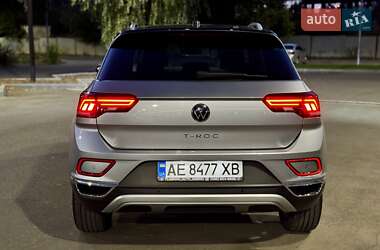 Внедорожник / Кроссовер Volkswagen T-Roc 2022 в 