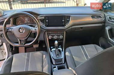 Внедорожник / Кроссовер Volkswagen T-Roc 2019 в 
