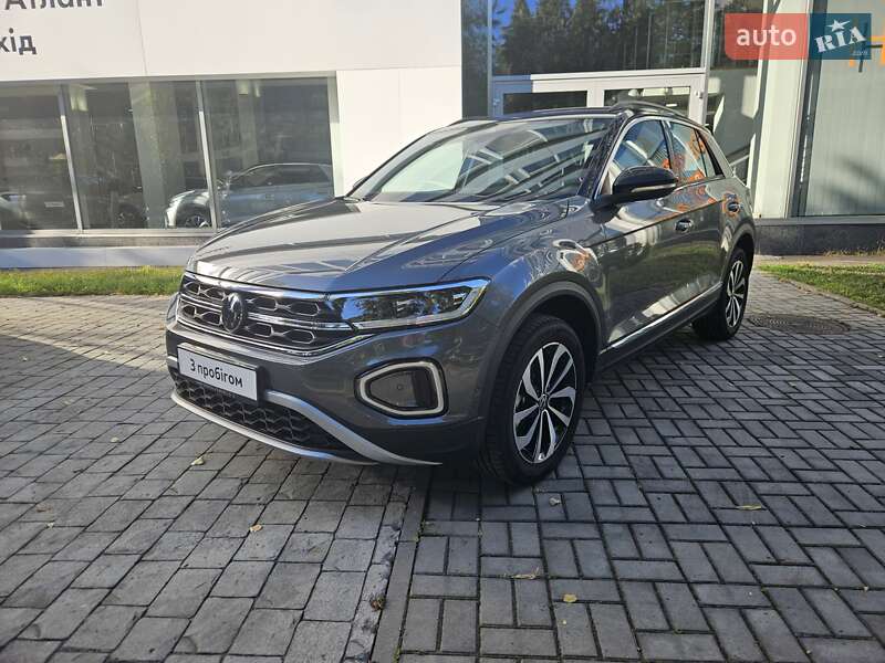 Внедорожник / Кроссовер Volkswagen T-Roc 2024 в Киеве