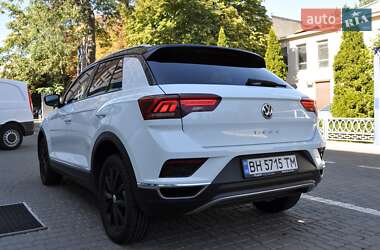 Внедорожник / Кроссовер Volkswagen T-Roc 2019 в 