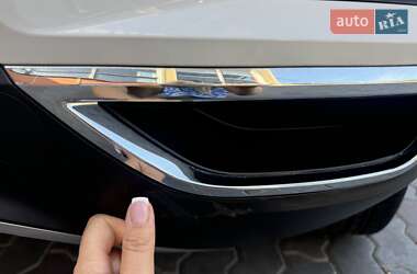 Внедорожник / Кроссовер Volkswagen T-Roc 2021 в 