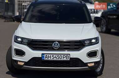 Внедорожник / Кроссовер Volkswagen T-Roc 2019 в 