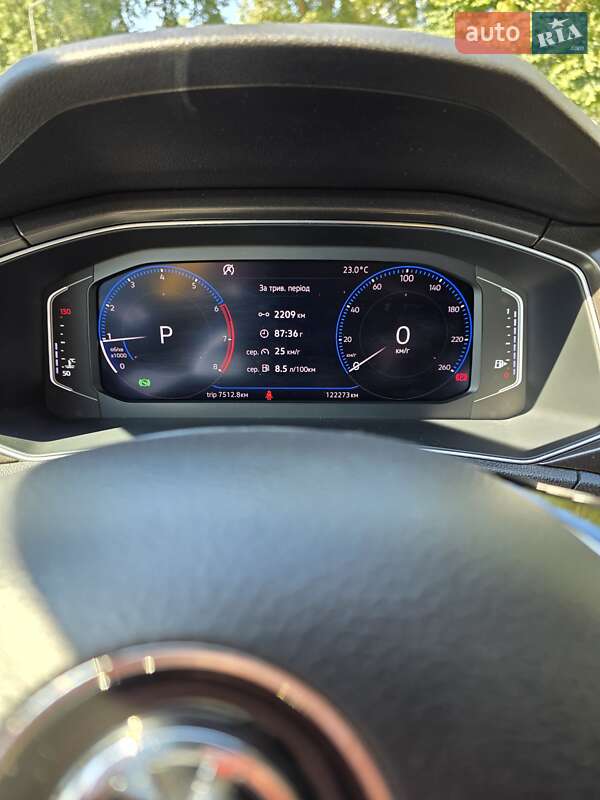 Внедорожник / Кроссовер Volkswagen T-Roc 2019 в Киеве